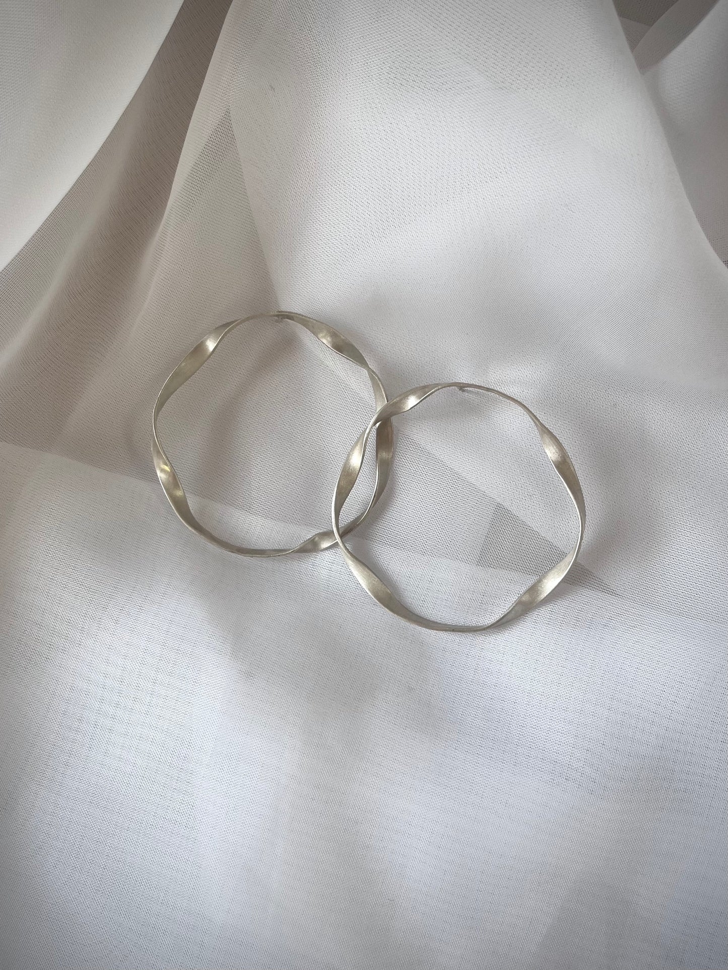 Brushed Satin Nouveau Loops XL