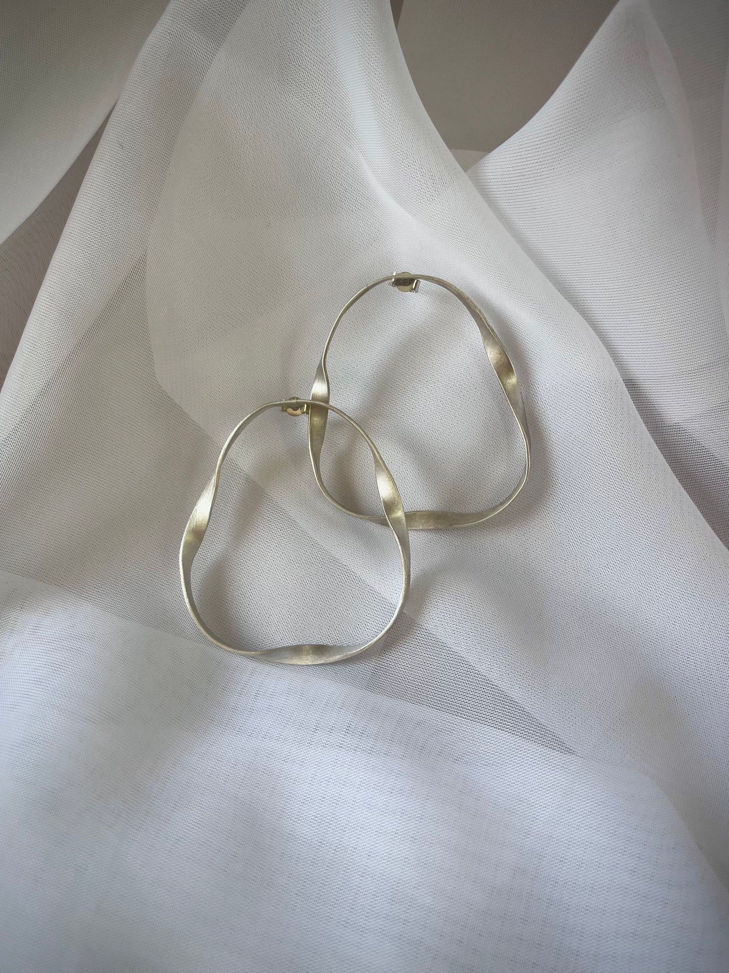 Brushed Satin Nouveau Loops XL
